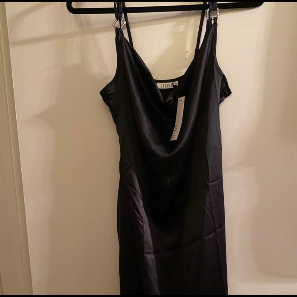 Dress - Picture 4 of 4